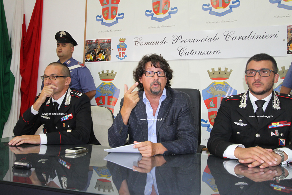 Nella foto il Tenente Colonnello Alceo Greco, il procuratore aggiunto Giovanni Bomardieri e il Tenente Michele Massaro