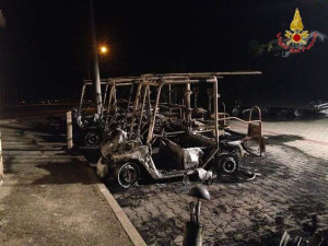 Gerace-incendio-auto