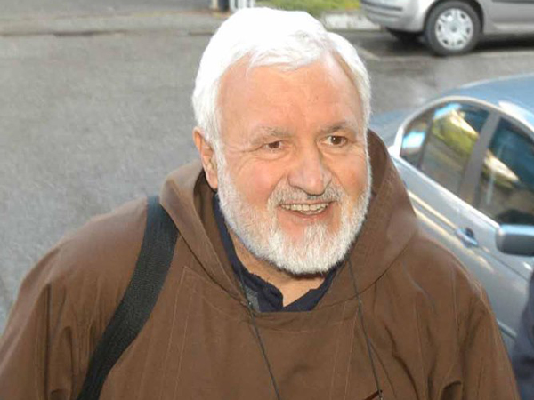 Solidarietà: Cosenza,padre Fedele raccoglie fondi per bisognosi