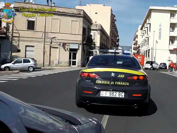 Nascondeva armi e droga, un arresto a Reggio Calabria