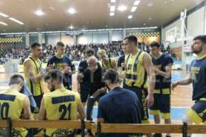 Basketball-Lamezia-panchina