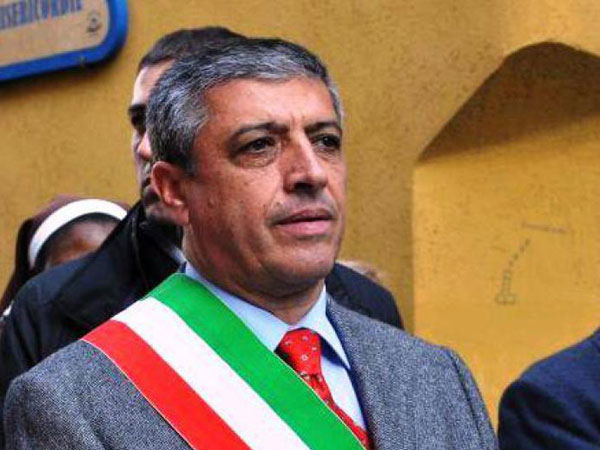 Ex sindaco Cassano Ionio si sfoga, "Infamie contro di me"