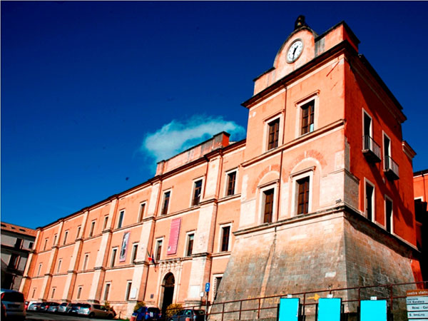 Cosenza: Serata al fresco a Palazzo Arnone con Evasione culturale