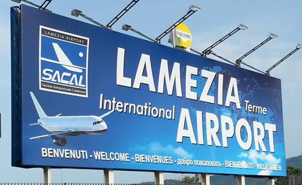 Nome aeroporto Lamezia: De Biase, una trovata pubblicitaria di Fiorita