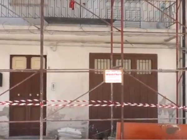 Incidenti lavoro: operaio cade da impalcatura e muore nel Crotonese