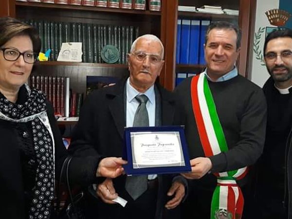 Catanzaro: Polizia rende onori all’Agente Scelto Pasquale Apicella