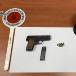 Armi: pistola e munizioni trovati in giardinetto a Locri