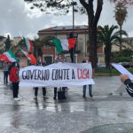Lamezia: Mascherine tricolori in piazza per il sesto sabato