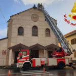 Croce di una chiesa divelta dal vento a Catanzaro, intervenuti vigili del fuoco