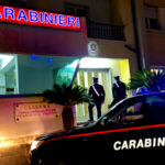 Bianco, extracomunitario armato di coltello aggredisce i carabinieri, arrestato