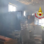 Incendi: a fuoco a Girifalco una attività commerciale di arredamento