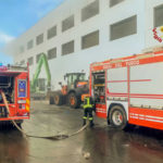 Rifiuti in fiamme a centro stoccaggio di Rende: intervengono vigili del fuoco