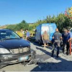 Scontro fra furgone e auto su statale 18 a Gizzeria, 3 feriti