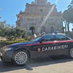 Madre e figlio sorpresi a coltivare una piantagione di marijuana: arrestati dai Carabinieri