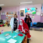 I volontari di Senza Nodi insieme a Babbo Natale portano i doni ai bimbi ricoverati in pediatria