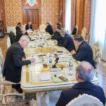 Il sindaco Fiorita saluta i membri della Conferenza Episcopale Calabra riuniti a Catanzaro