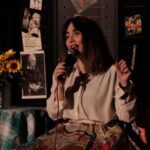 Chiara Francini “one woman show”, sarcasmo e dolcezza nello spettacolo personale e universale “Forte e Chiara”